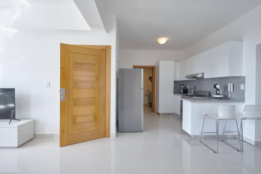 Escape Apartments, Balcony, Pool & Gym In La Julia Santo Domingo Exterior photo