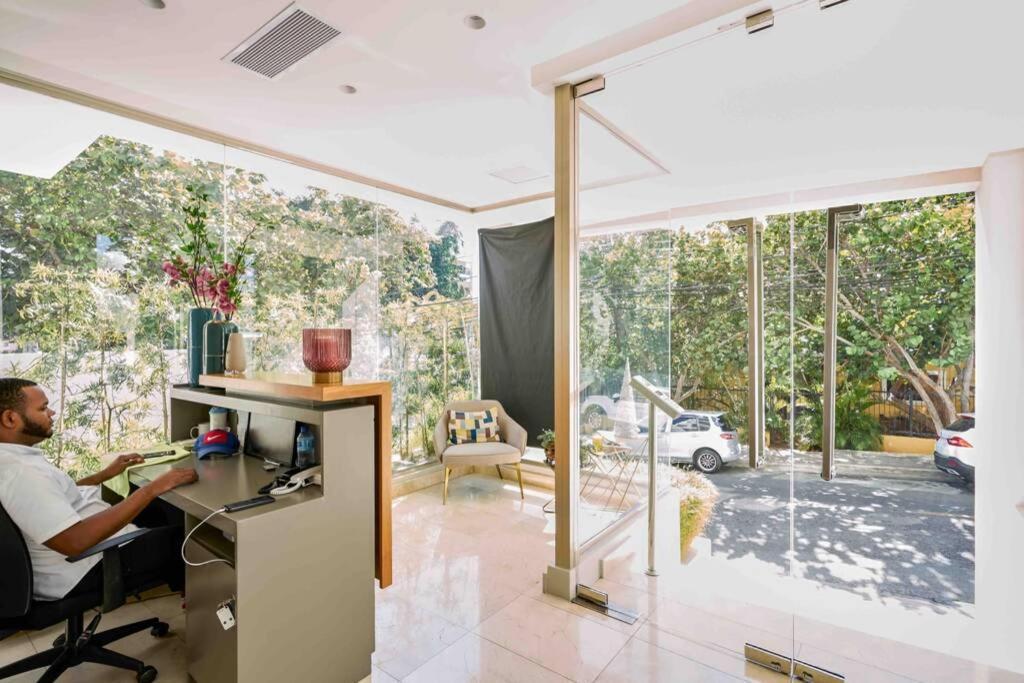 Escape Apartments, Balcony, Pool & Gym In La Julia Santo Domingo Exterior photo