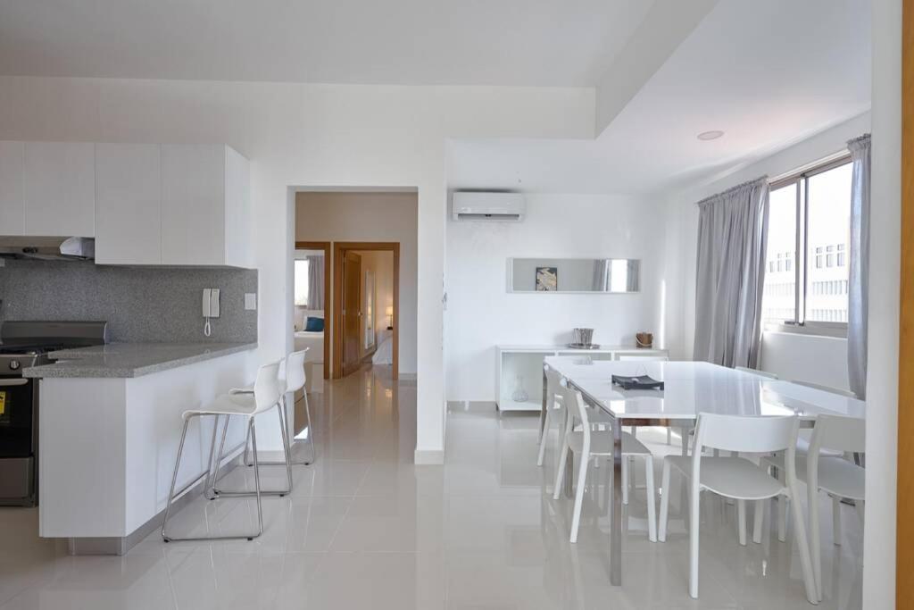 Escape Apartments, Balcony, Pool & Gym In La Julia Santo Domingo Exterior photo