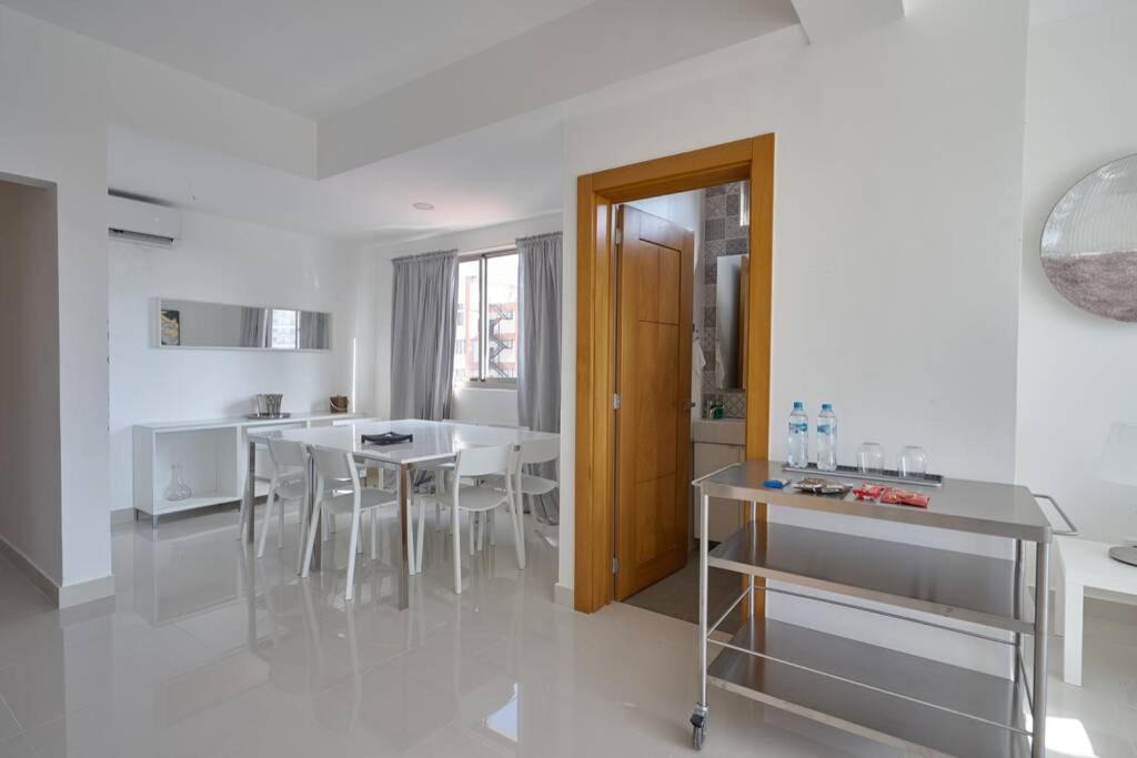 Escape Apartments, Balcony, Pool & Gym In La Julia Santo Domingo Exterior photo