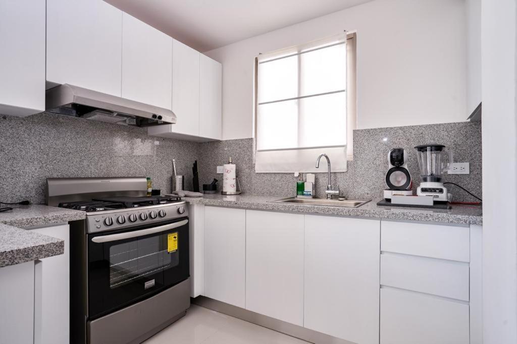 Escape Apartments, Balcony, Pool & Gym In La Julia Santo Domingo Exterior photo